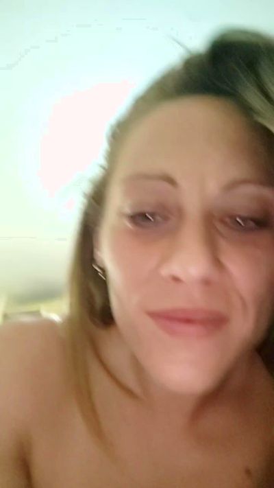 Saretta23 live cam on Cam4