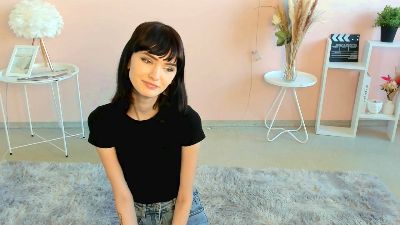 Profile and Statistics for SariBurttram on Cam4
