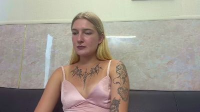 SariMayfield live cam on Cam4