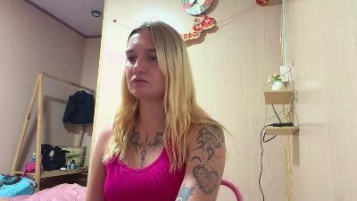 SariMayfield live cam on Cam4