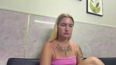 SariMayfield live cam on Cam4