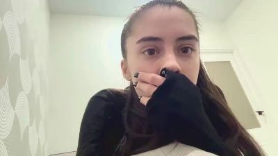 SaritaTrammel live cam on Cam4