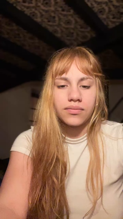 Saritafer77 live cam on Cam4