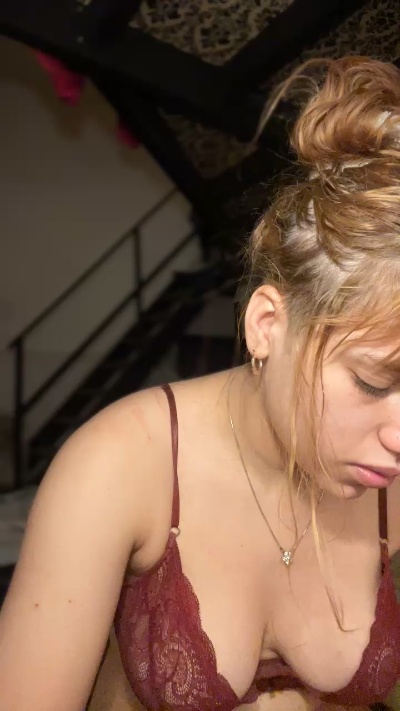 Saritafer77 live cam on Cam4