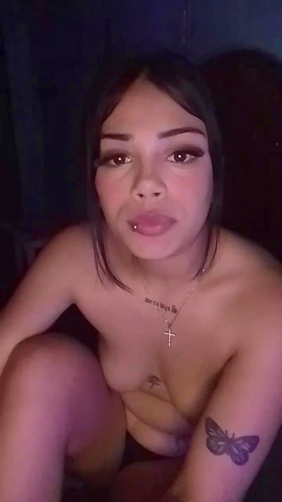 Sasha2432 live cam on Cam4