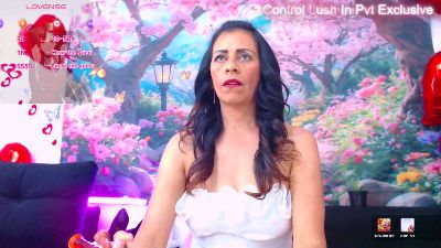 SashaMissHot live cam on Cam4