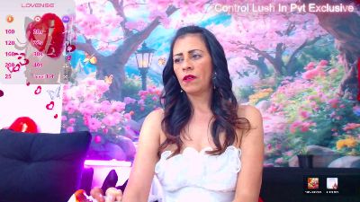 SashaMissHot live cam on Cam4