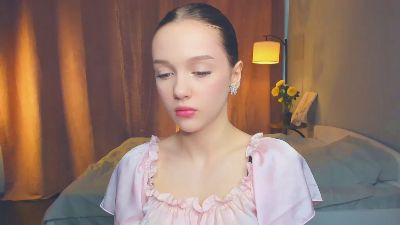 SashaOeltjen live cam on Cam4