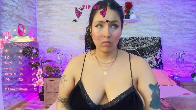 Sasha_Larsen live cam on Cam4