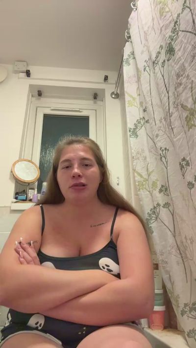 SassyLassy93 live cam on Cam4