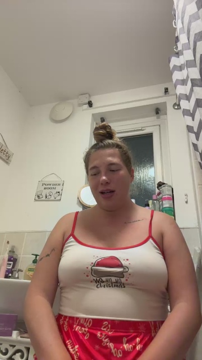 SassyLassy93 live cam on Cam4