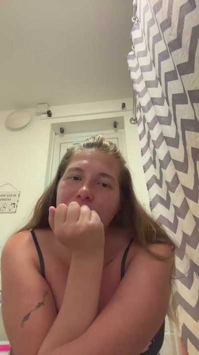 SassyLassy93 live cam on Cam4