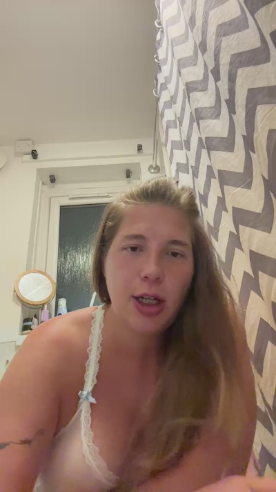 SassyLassy93 live cam on Cam4
