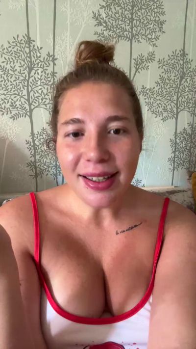 SassyLassy93 live cam on Cam4
