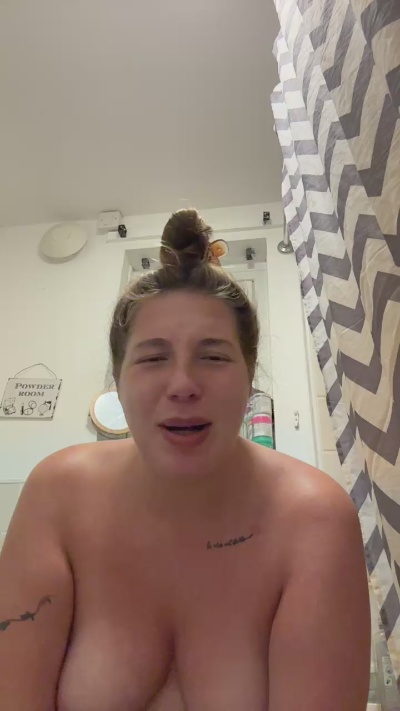 SassyLassy93 live cam on Cam4