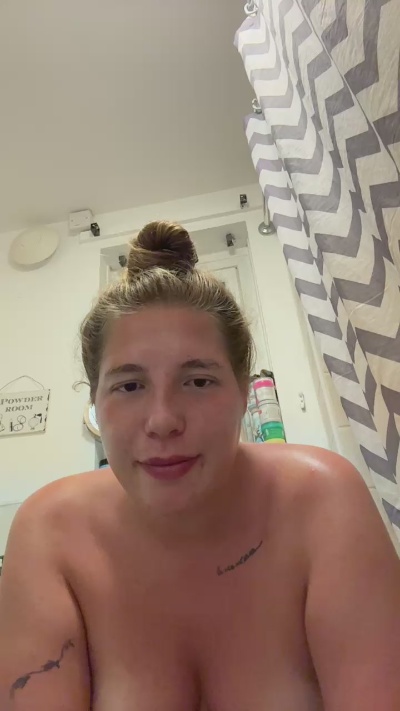 SassyLassy93 live cam on Cam4