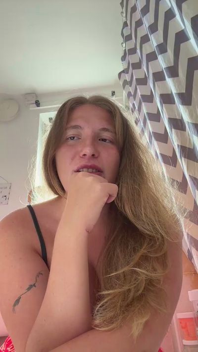 SassyLassy93 live cam on Cam4