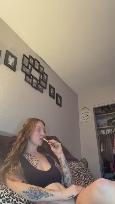 SavannahIrish live cam on Cam4