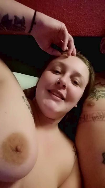 Savvyheathen419 live female webcam from United States