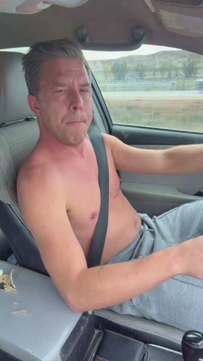 SawyerStrokes live cam on Cam4