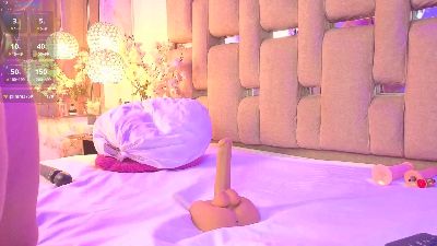 ScarletBlondie live cam on Cam4