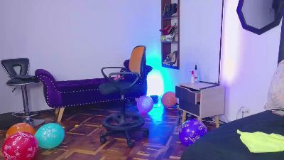 ScarletHiit live cam on Cam4