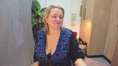 ScarlettSoft Live Cam on Cam4 and RICams