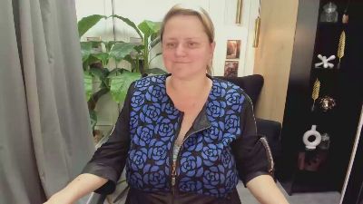 ScarlettSoft live cam on Cam4