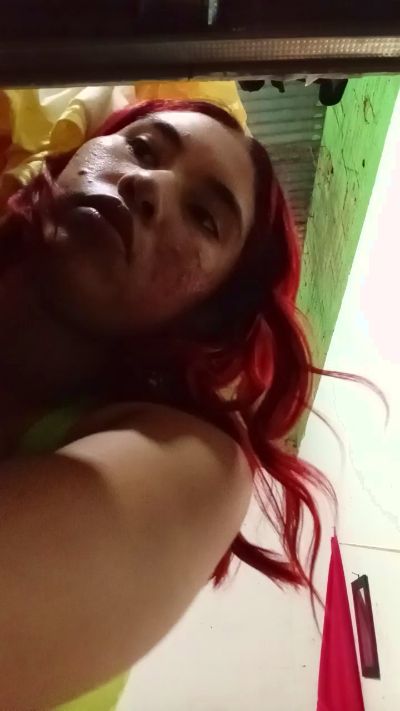 Scarlett_pee live cam on Cam4