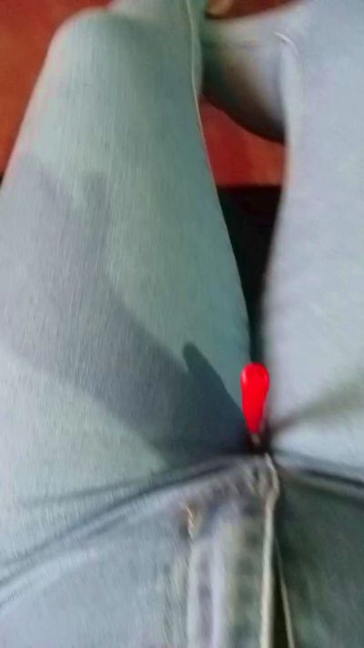 Scarlett_pee live cam on Cam4