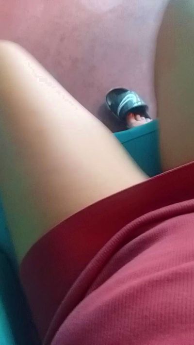 Scarlett_pee live cam on Cam4