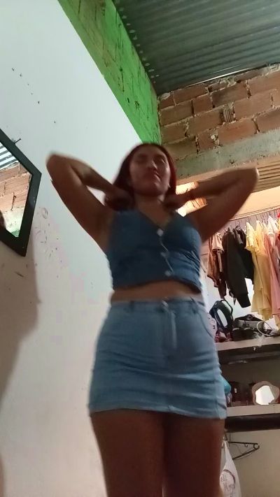 Scarlett_pee live cam on Cam4