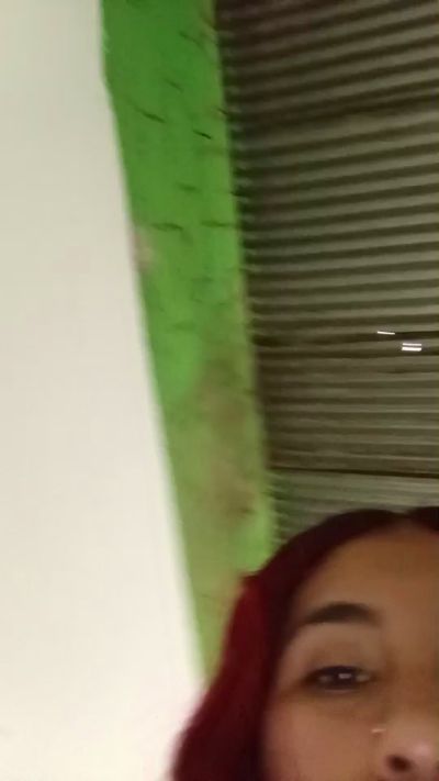 Scarlett_pee live cam on Cam4