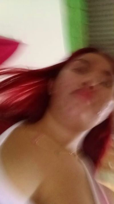 Scarlett_pee live cam on Cam4