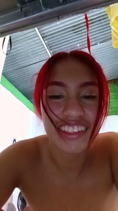 Scarlett_pee live cam on Cam4