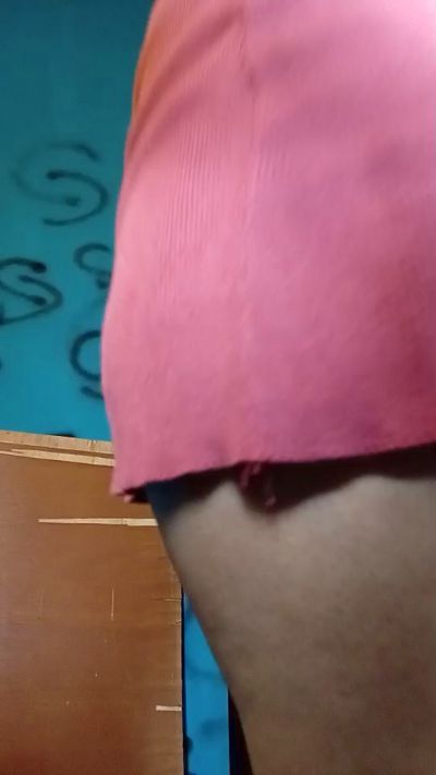 Scarlett_pee live cam on Cam4