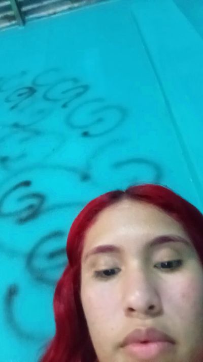 Scarlett_pee live cam on Cam4