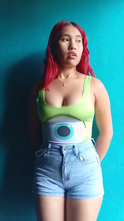 Scarlett_pee live cam on Cam4
