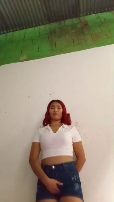 Scarlett_pee live cam on Cam4