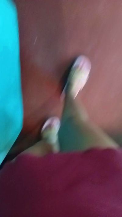 Scarlett_pee live cam on Cam4