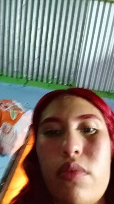 Scarlett_pee live cam on Cam4