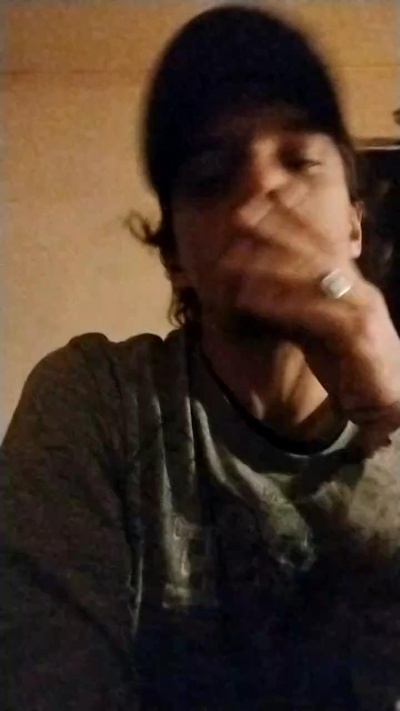 Screach93 live cam on Cam4