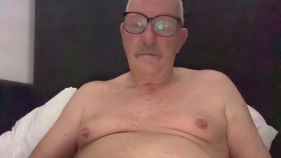 Scruffy57 live cam on Cam4