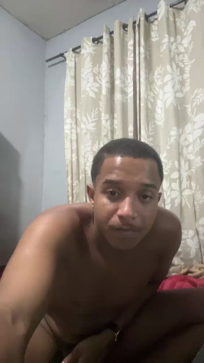 Sdpedro live cam on Cam4
