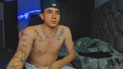 Seb_saenz live cam on Cam4