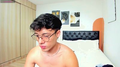 Sebastian_Dash live cam on Cam4