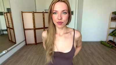 SenaMagwood live cam on Cam4
