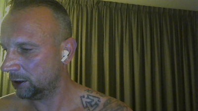 Sense084 live cam on Cam4