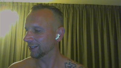 Sense084 live cam on Cam4