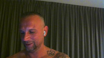 Sense084 live cam on Cam4
